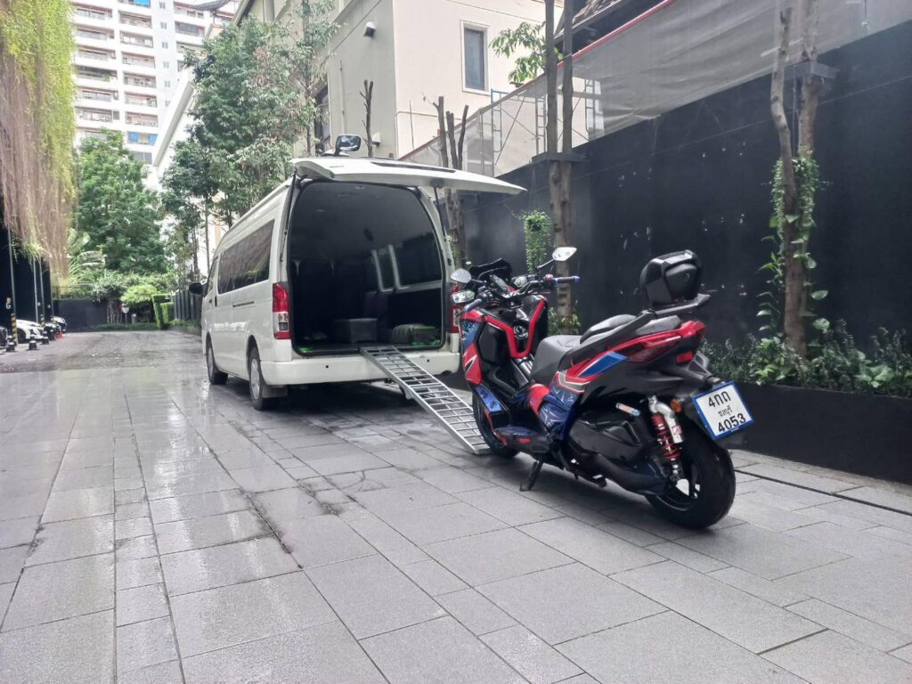 ขนส่งรถบิ๊กไบค์